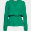 Anna Field PEPLUM - Bluse - Green 2 Anna Field PEPLUM - Bluse - Green -Anna Field 5c90c473ffc54a01a9eb045d53567605